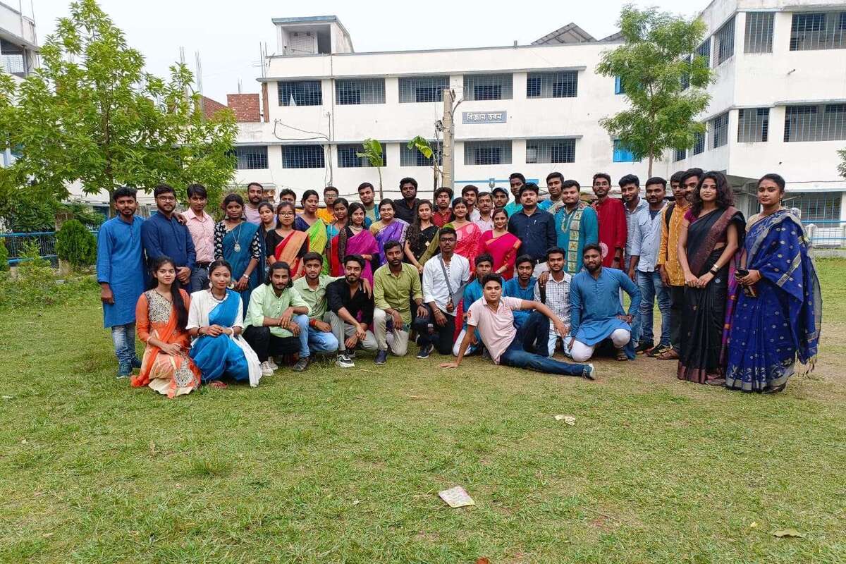 Campus Life at Gour Mahavidyalaya: A Glimpse into Student Experiences